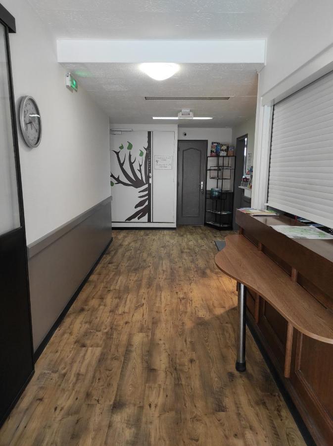 儿洛利森林酒店 Campénéac 外观 照片