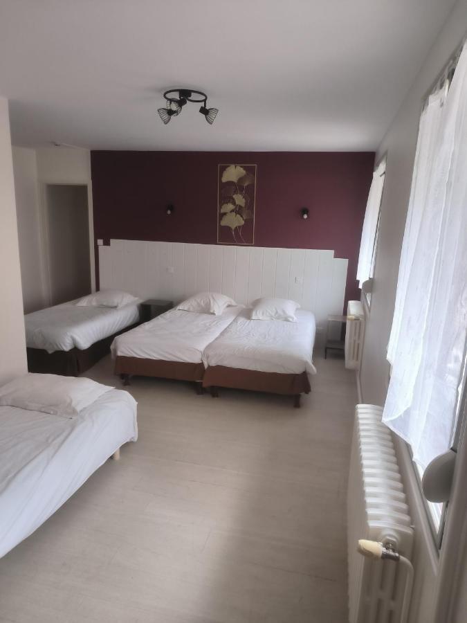 儿洛利森林酒店 Campénéac 外观 照片